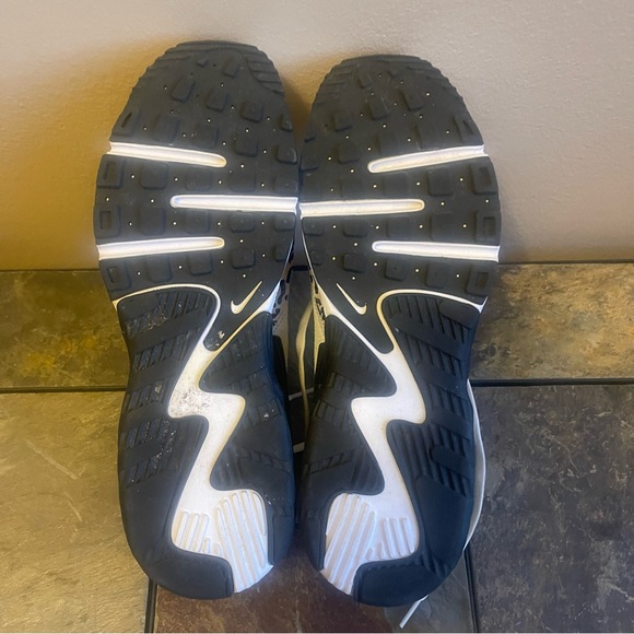 Nike Air Max Excee Women's Shoes - Picture 4 of 6